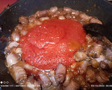 Foto del paso 6 de la receta: Salchichas con tomate especiado