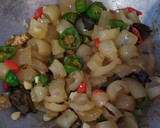 Foto langkah ke 4 dari resep Oseng oseng Kikil anti lengket.