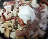 Foto del paso 3 de la receta: Tallarines con tocino, champiñones, pollo y crema