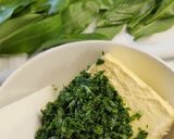 Medvehagymás vaj recept fázis 2 fotója