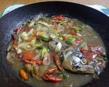 Foto langkah ke 8 dari resep Tumis Ikan Asin Peda.