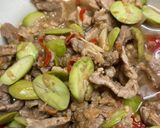 รูปขั้นตอนการทำที่ 3 ของ หมูผัดสะตอ