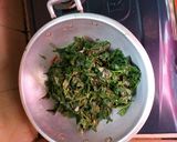 Foto langkah ke 3 dari resep Tumis Daun Singkong.