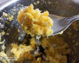 A picture of step 2 of Carrot and corn pakoda.