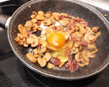 Foto del paso 4 de la receta: Champiñón con jamón y huevo