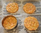 Foto del paso 6 de la receta: Hamburguesas de Salmón y Salsa de Pepino Caseras