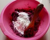 Foto langkah ke 2 dari resep Kue bola ubi ungu krispi.