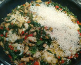 Foto del paso 5 de la receta: Risotto de espinacas con champiñón y merluza