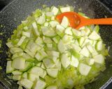 Foto del paso 1 de la receta: Pastel de Puerros y Calabacín