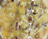 Foto del paso 5 de la receta: Tortilla española con huevos de pato y cebolla