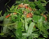 Foto langkah ke 4 dari resep Tumis Kangkung Terasi Pedas.