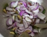 કાજુ અને લીલા લસણ નું શાક (Kaju Green Garlic Shak Recipe In Gujarati) રેસીપી સ્ટેપ2ફોટો
