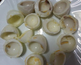 Foto del paso 4 de la receta: Huevos rellenos de verdura, ensangrentados 🕸️☠️👻