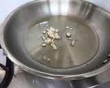 A picture of step 6 of Prawn & Mushroom Xacuti.