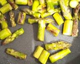 Foto del paso 3 de la receta: Salteado de Alubias y Espárragos Trigueros con Anchoas