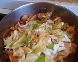Foto del paso 9 de la receta: Col Saltada con Pollo (o versión vegetariana con Champignones)