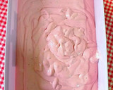 Foto del paso 8 de la receta: Helado de fresas casero con yogur griego de toffee