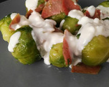 Foto del paso 10 de la receta: Coles de Bruselas al ajillo con jamón y salsa de queso