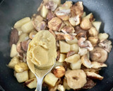 Foto del paso 4 de la receta: Wok de setas con patatas y castañas a la mostaza