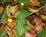 Foto del paso 4 de la receta: Ensalada de espinacas con tocino