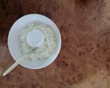 A picture of step 4 of Othmaliyeh or Kunafa with Cream.