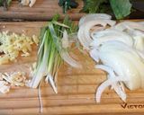 Foto del paso 1 de la receta: Cocina aromática: Wok de verduras y vegetales con hierbas frescas