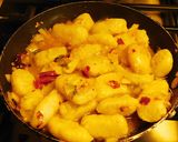உருளை கிழங்கு நோக்கி (Gnocchi (Urulaikilanku gnocchi recipe in tamil) ரெசிபி ஸ்டேப் 4 புகைப்படம்