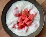 Hình bước làm 2 của món 💚 Táo Ruột Đỏ Trộn Sữa Chua Kefir