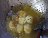 Foto langkah ke 6 dari resep Bakso Tapioka Goreng Mekar.