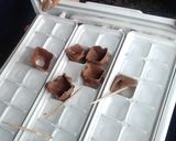 A picture of step 3 of Chocolate cream cups.
