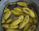 Foto langkah ke 1 dari resep Banana balls chocolate.
