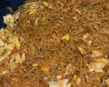 Foto langkah ke 5 dari resep Mie goreng tumis.