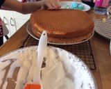 Une image de l'étape 4 de Gâteau à la chantilly et aux fraises.