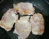 Foto del paso 2 de la receta: Cerdo en salsa de vino con arroz ajonjolí y ensalada