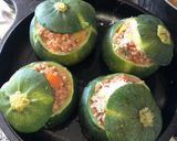 Foto del paso 9 de la receta: Zapallito relleno (quinoa, tomate, carne)