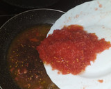 Foto del paso 8 de la receta: Tajín de carne de ternera con gombos y salsa de tomate - Mlokhiya