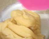 Foto langkah ke 4 dari resep Kue soes vla buah.