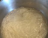 Szezámmagos üvegtészta zöldségekkel és csirkemellel recept fázis 2 fotója