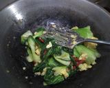 Foto langkah ke 5 dari resep Tumis Pokcoy Telur Orak Arik.