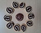 Foto del paso 3 de la receta: Galletitas de manteca combinadas, vainilla y cacao