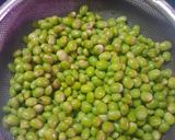 A picture of step 1 of Lilva kachori.
