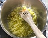 A picture of step 1 of 15 minute Zucchini / courgette pasta.