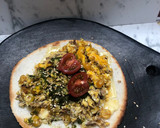 Foto del paso 4 de la receta: Taco 🌮 de huevos con marzorca, carne mechada, queso de almendras, pesto y tomates cherry