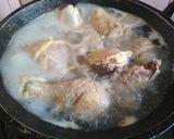 Foto langkah ke 1 dari resep Pelecing ayam suwir bumbu merah.