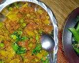गाजर आलू मटर की सब्जी (gajar aloo matar ki sabzi recipe in Hindi) रेसिपी चरण 3 फोटो