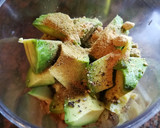 Foto del paso 4 de la receta: Hummus de aguacate y garbanzos con miso