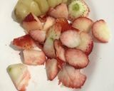 Foto langkah ke 1 dari resep Yogurt drink strawberry mix banana.