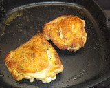 Foto del paso 1 de la receta: Contramuslo de pollo con verduras al wok