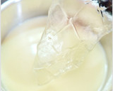 Foto del paso 3 de la receta: Panna cotta con coulis de arándanos