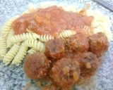 Foto del paso 5 de la receta: Albóndigas en salsa con fideos